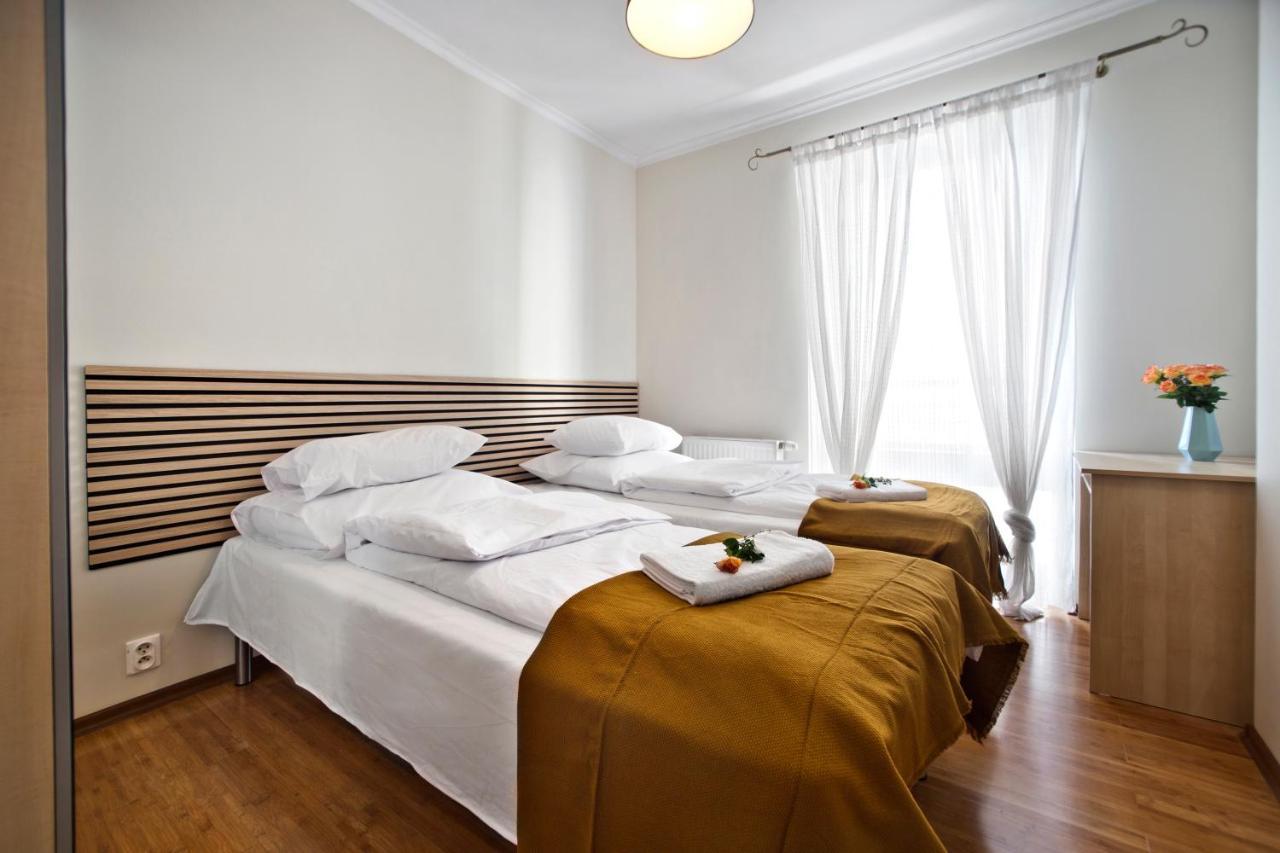 2 Bedrooms Bukowinska P&O Serviced Apartments Warschau Exterior foto